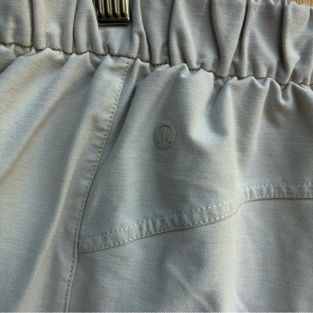 Lululemon Women’s Tan Utilitech Cargo Pants Sz 29 - Picture 4 of 6